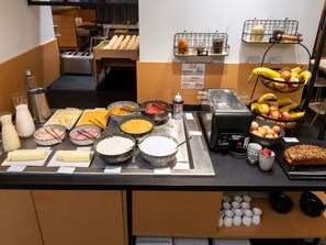 Desayuno continental gratuito y diario