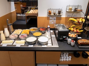 Petit déjeuner continental compris tous les jours
