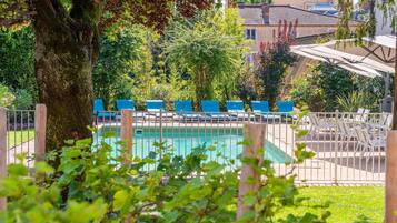 Piscine extérieure (ouverte en saison)