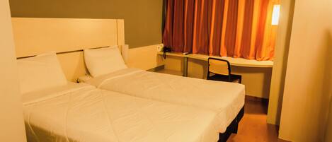 Standard Room, 2 Twin Beds | Minibar, in-room safe, desk, soundproofing