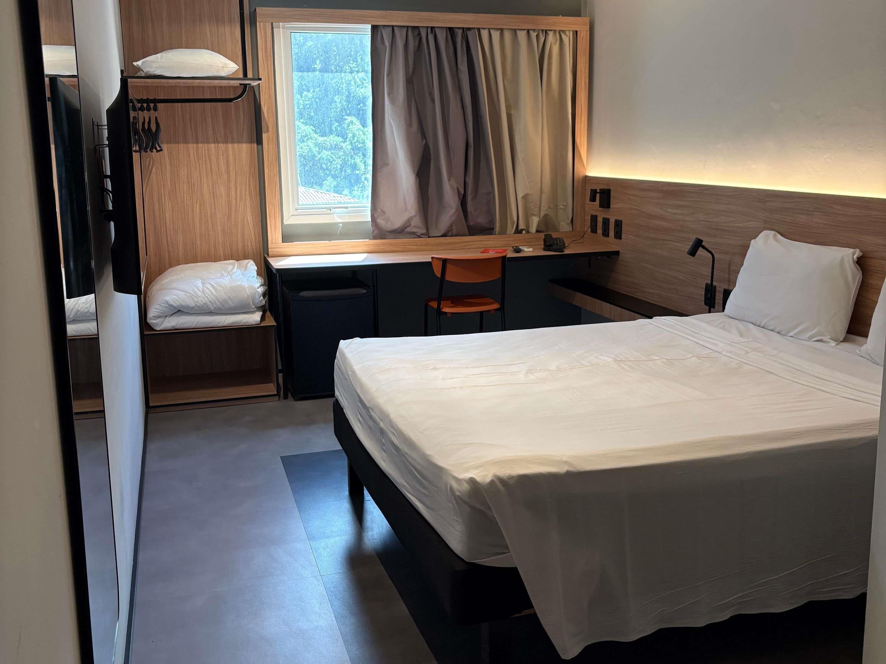 Habitación estándar, 1 cama matrimonial | Minibar, escritorio, cortinas blackout y insonorización 