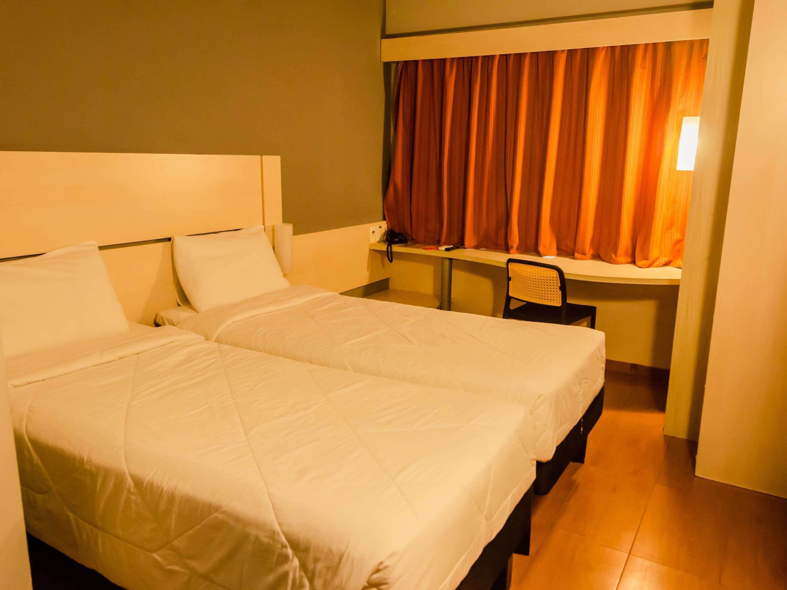 Camera Classic, letti multipli | Minibar, una cassaforte in camera, una scrivania, insonorizzazione