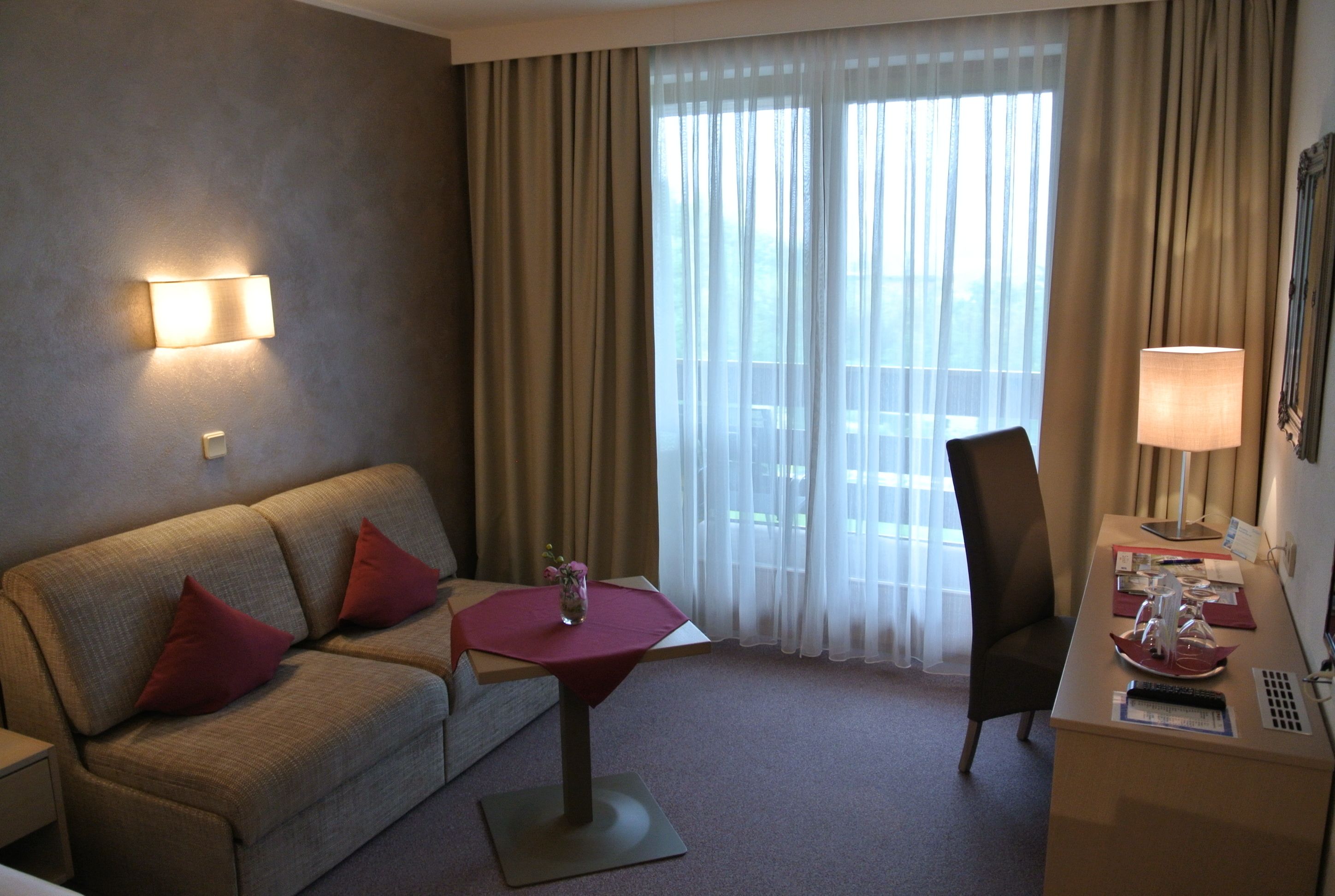 room (genusslust) | living area | flat-screen tv