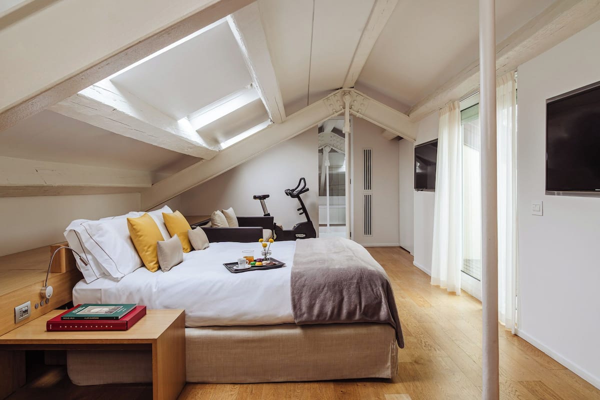 Signature-Studiosuite | Hochwertige Bettwaren, Daunenbettdecken, Minibar, Zimmersafe