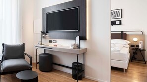 Comfort suite | Luxe beddengoed, donsdekens, een minibar, een kluis op de kamer