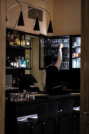 Serves breakfast, lunch and brunch - I Portici Hotel (Bologna)