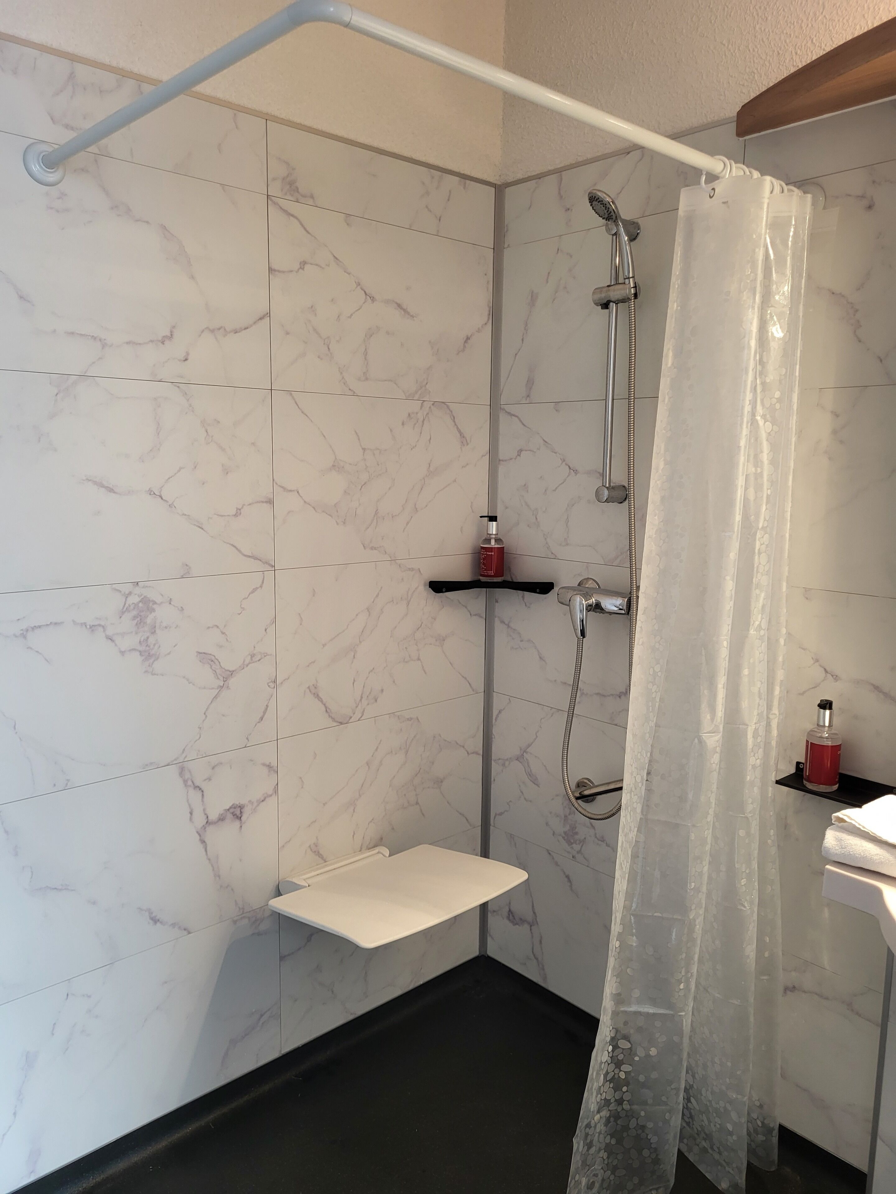 comfort double room, roll-in shower | bathroom | hair dryer, towels