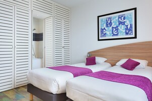 Comfort Room | Desk, laptop workspace, soundproofing, free WiFi