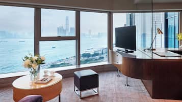32-inch LCD TV with cable channels, TV
