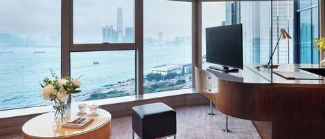 32-inch LCD TV with cable channels, TV