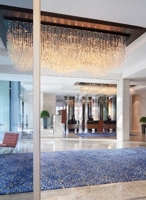 Interior entrance - Courtyard by Marriott Hong Kong (Hong Kong)