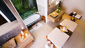 Couples treatment rooms, body treatments, aromatherapy, body wraps