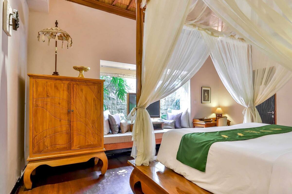 Bộ đồ giường cao cấp, minibar với thức uống miễn phí