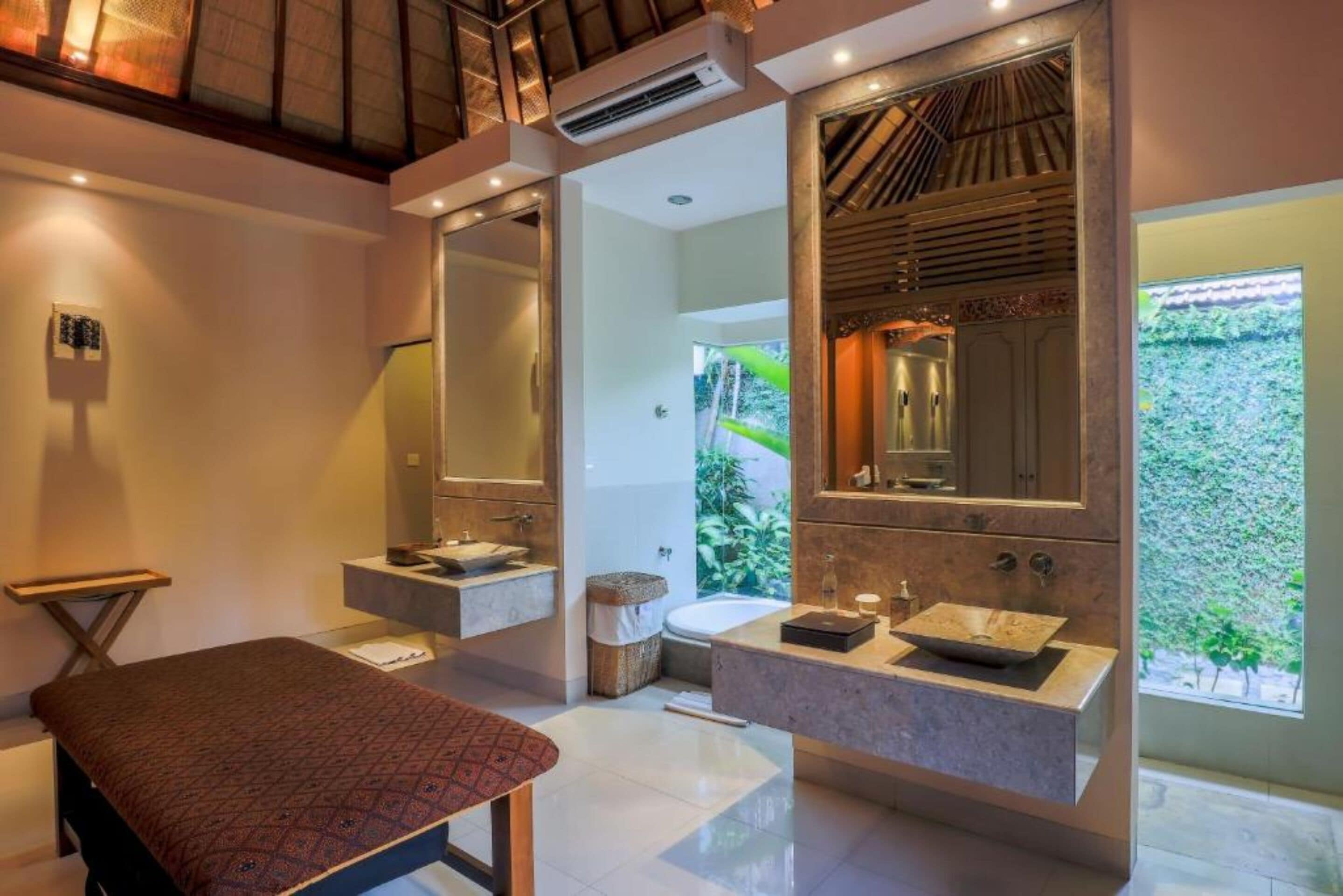 separate bathtub and shower, free toiletries, hair dryer, slippers