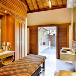 1 bedroom, premium bedding, free minibar, in-room safe