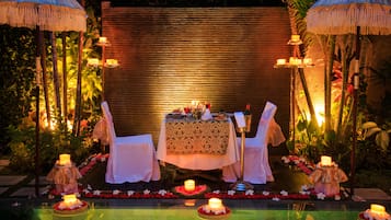 Romantic Honeymoon Villa, Free 1 x Candle Light Dinner & 150 minutes Truly Balinese Spa Experience | 1 quarto, roupas de cama premium, frigobar (abastecido com itens grátis)