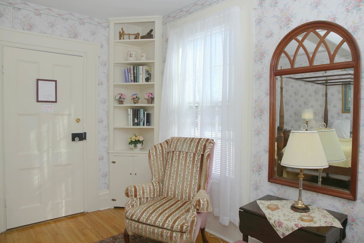 Habitación, baño privado (William Francis) | Escritorio y wifi gratis