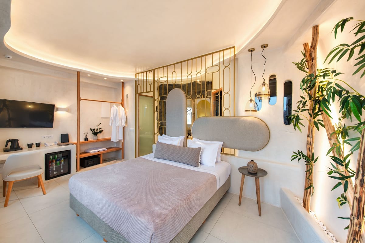Junior Cave Suite | Italienske Frette-laken, sengetøy av topp kvalitet og memory foam-senger