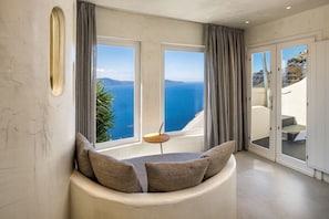 Black Rock Honeymoon Suite, Private Pool | Frette Italian sheets, premium bedding, memory foam beds, minibar - Athina Luxury Suites (Santorini)