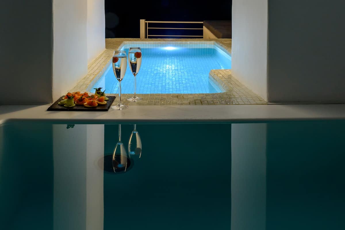 Grand-Suite, 2 Schlafzimmer (With River Jetted Tub & Caldera View) | Bettwäsche aus ägyptischer Baumwolle, hochwertige Bettwaren