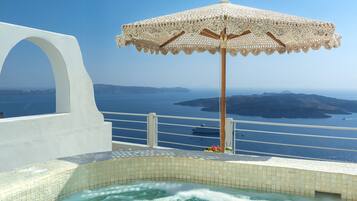 Camera Grand, 2 letti queen, idromassaggio, vista mare | 1 camera, biancheria in cotone egiziano