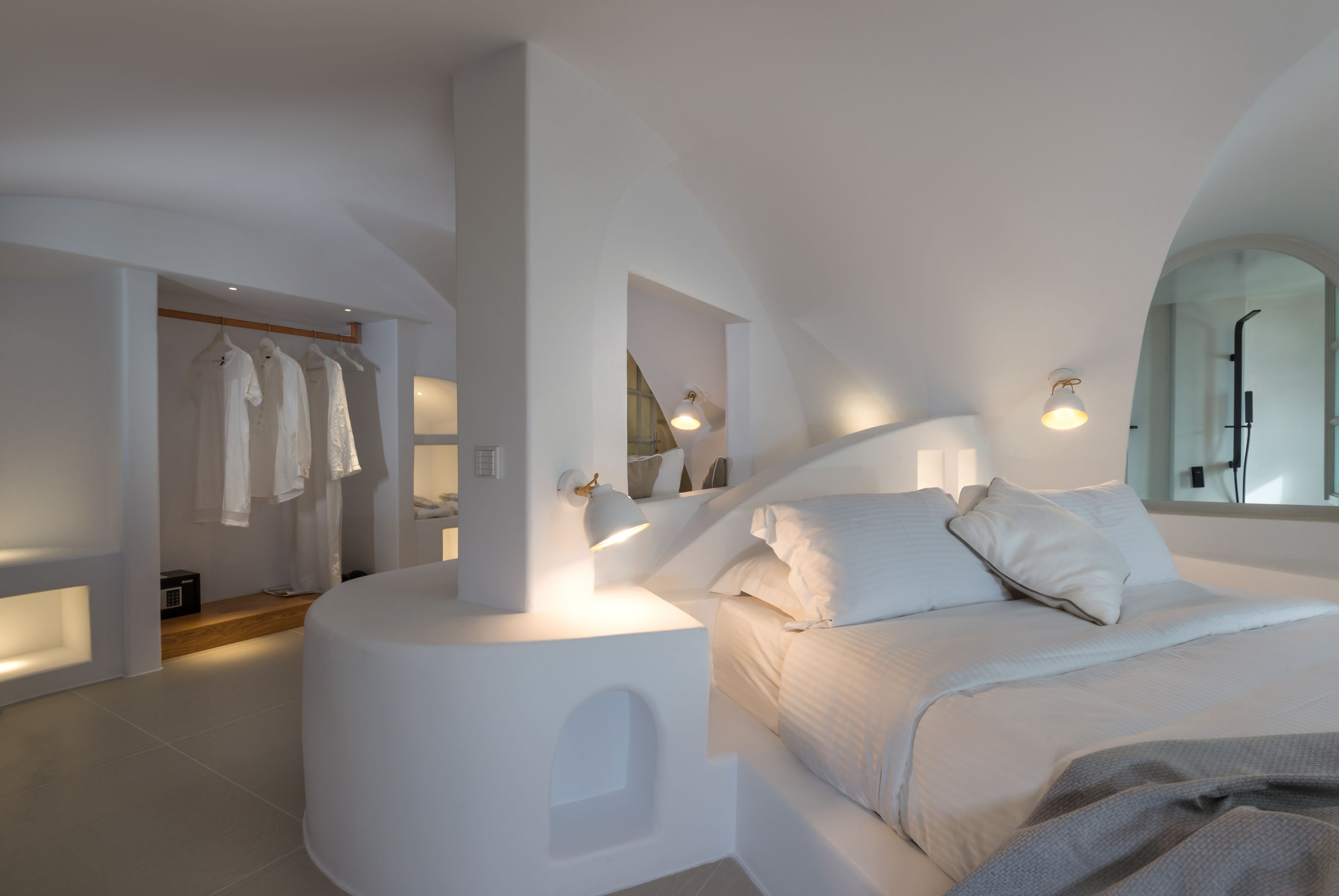 ملاءات من القطن المصري وأغطية فراش متميزة وألحفة محشوة بالريش