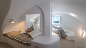 Senior Suite, Jetted Tub (Caldera View) - Nefeles Luxury Suites (Santorini)