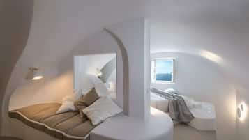 Suite Senior, jet tub (Caldera View) | Seprai katun Mesir, seprai premium, dan selimut bulu angsa