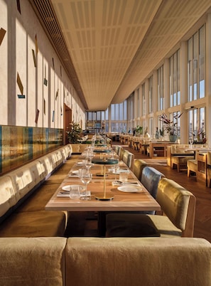 2 restaurants, breakfast, lunch, dinner served; international cuisine - Flemings Selection Hotel Frankfurt-City (Frankfurt)