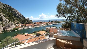 Executive Double room with Balcony, Sea view and Plunge pool | Vista desde la habitación