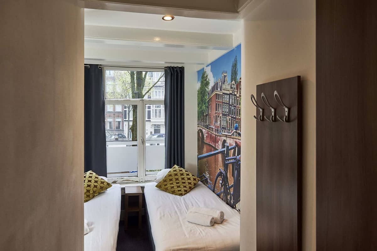 In-room safe, free WiFi, bed sheets