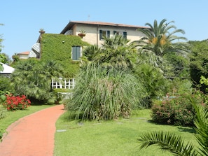 Property grounds - Hotel Villa Maremonti (Massa)