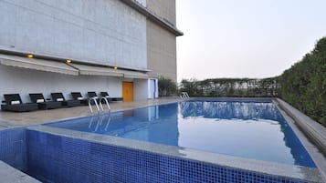 Utomhuspool