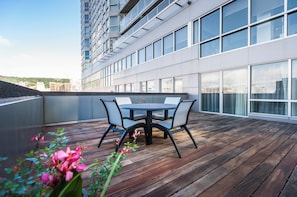 Penthouse René-Lévesque | Terrace/patio