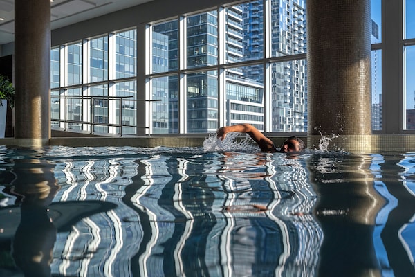 Una piscina techada