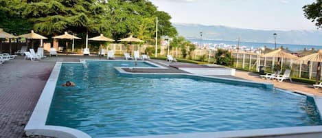 Utomhuspool
