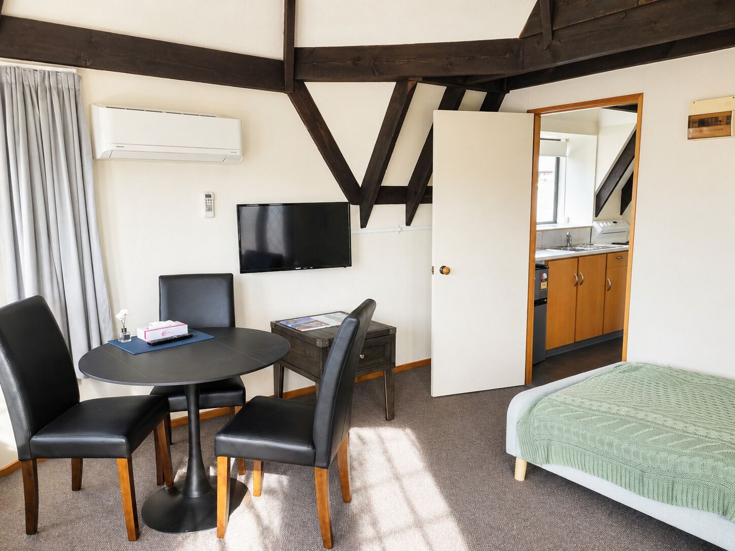 One Bedroom Upstairs Spa Unit