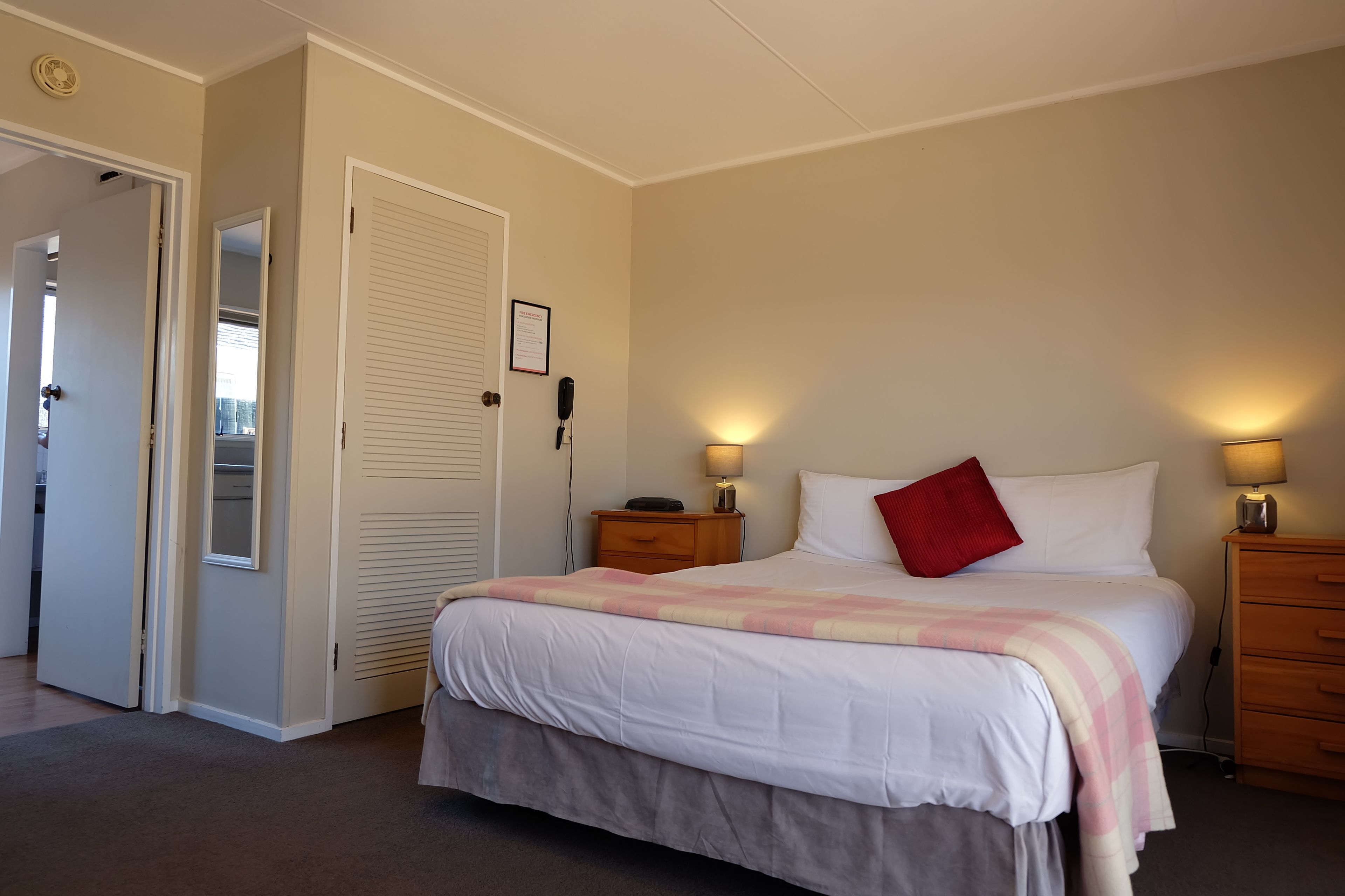 Studio Superior | Skrivbord, mörkläggningsgardiner, strykjärn/strykbräda och gratis wi-fi