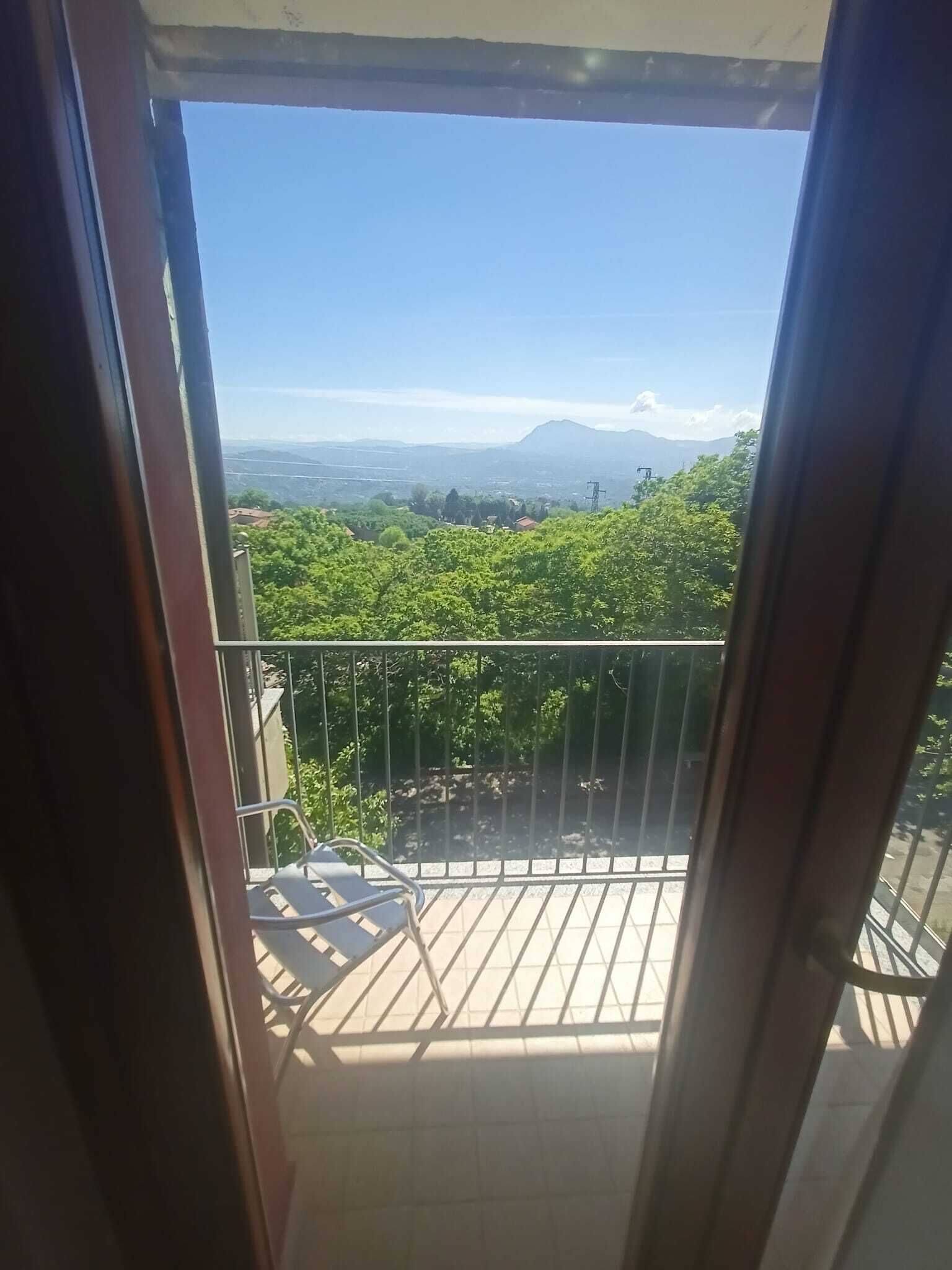 Camera tripla (with balcony) | Una cassaforte in camera, una scrivania, Wi-Fi gratuito, lenzuola