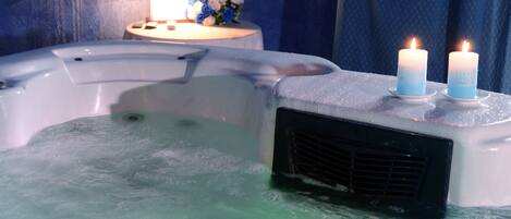 室內 SPA 浴池