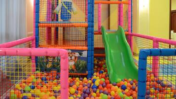 Innen-Kinderspielplatz