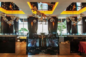 Lounge - HOTEL UNIVERSAL PORT (Osaka)