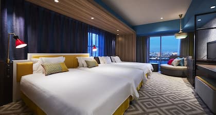 HOTEL UNIVERSAL PORT