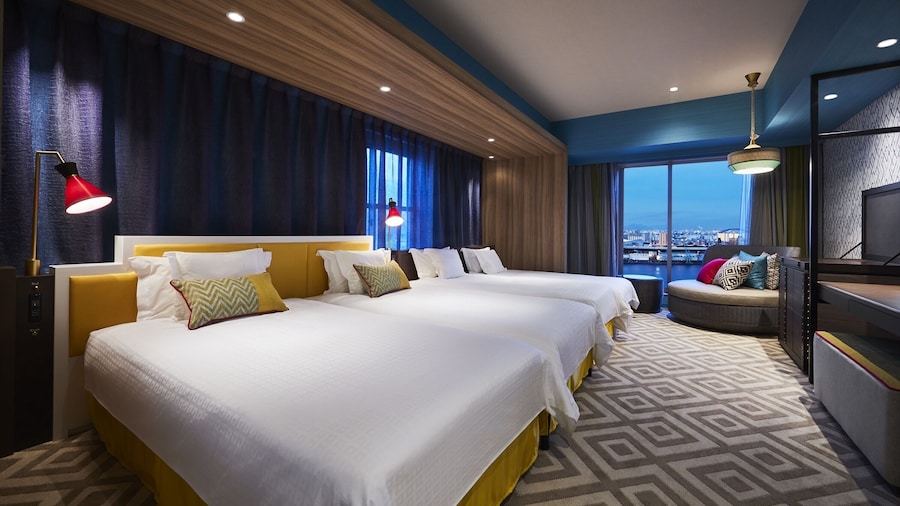 HOTEL UNIVERSAL PORT
