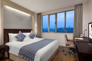 Minibar, in-room safe, desk, blackout drapes