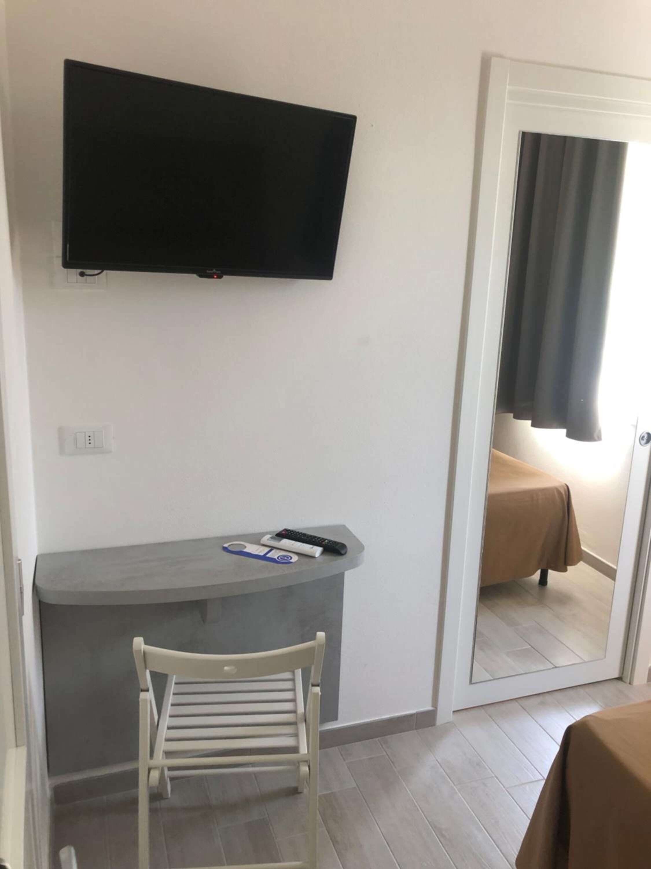 in-room safe, desk, iron/ironing board, free wifi