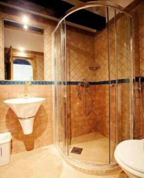 Shower, hair dryer - Bosnian National Monument Muslibegovic House (Mostar)