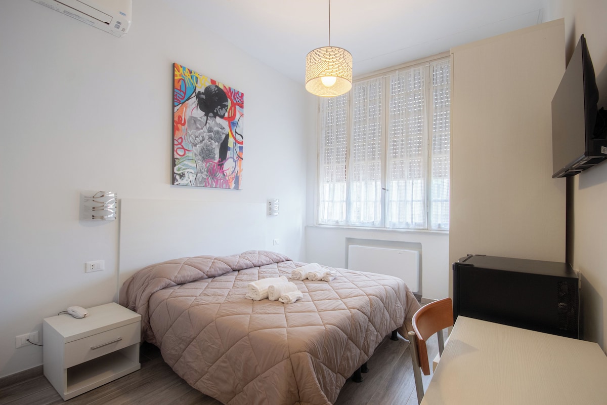 Habitación doble Deluxe | Ropa de cama hipoalergénica y caja de seguridad en la habitación 