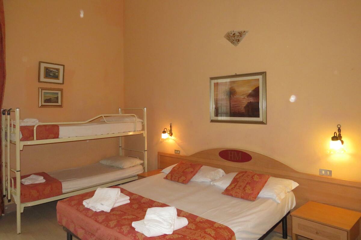 Standard Quadruple Room