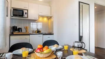 Appartamento, 1 camera da letto | Cucina privata | Frigorifero, microonde, piano cottura, lavastoviglie